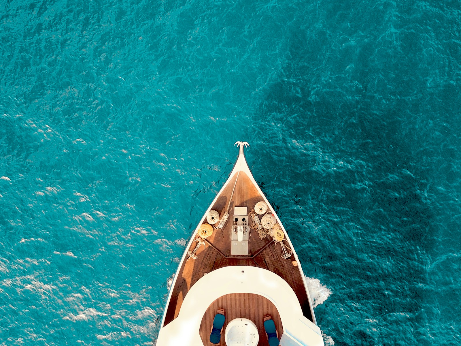 Private car, jet and yacht charter by Saturn Enterprises